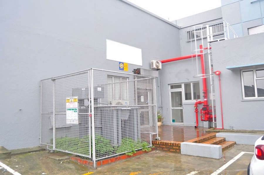 To Let commercial Property for Rent in Maitland Western Cape